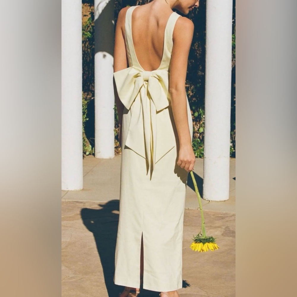 Elegant Cream Bow-Back dress women’s size xs